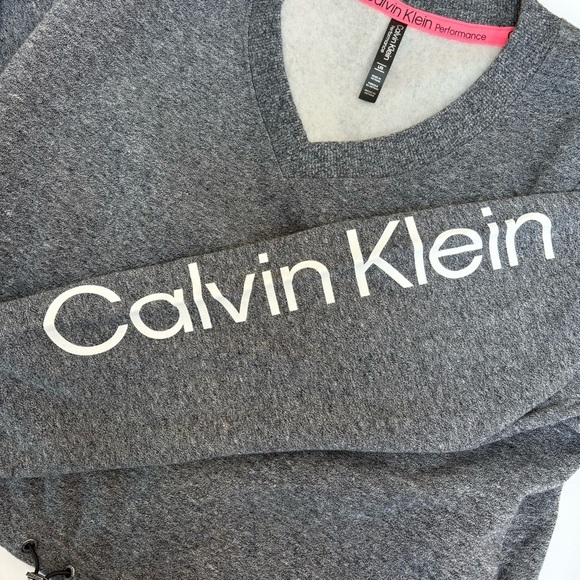 Calvin Klein Performance Cropped V Neck Gray Pullover Fleece Sweatshirt NWT- L - Picture 7 of 9